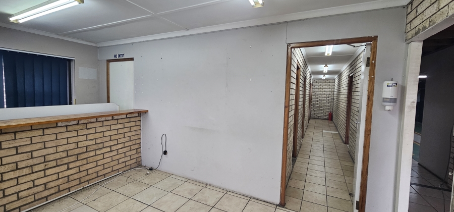 To Let Commercial Property for Rent in Beacon Bay North Eastern Cape